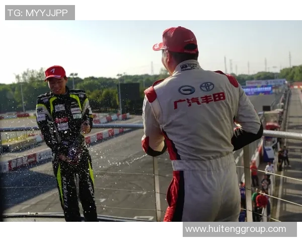 重庆羽毛球队在洲际杯积分榜上以52分稳居第一位置展现强劲实力